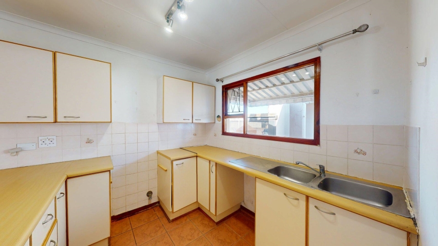 2 Bedroom Property for Sale in Kabega Park Eastern Cape